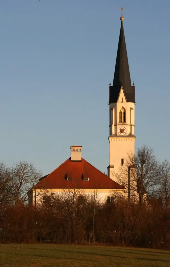 Niederbergkirchen - St. Blasius und Pfarrhaus, Niederbergkirchen
