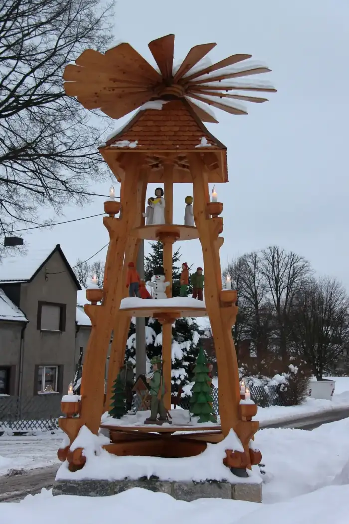 Niederdorf - Ortspyramide Niederdorf