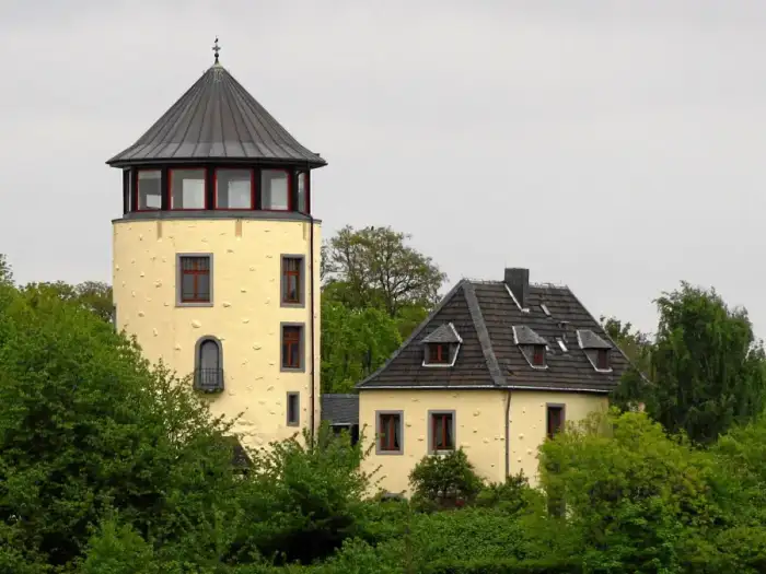 Niederkassel - Luelsdorf Burg1