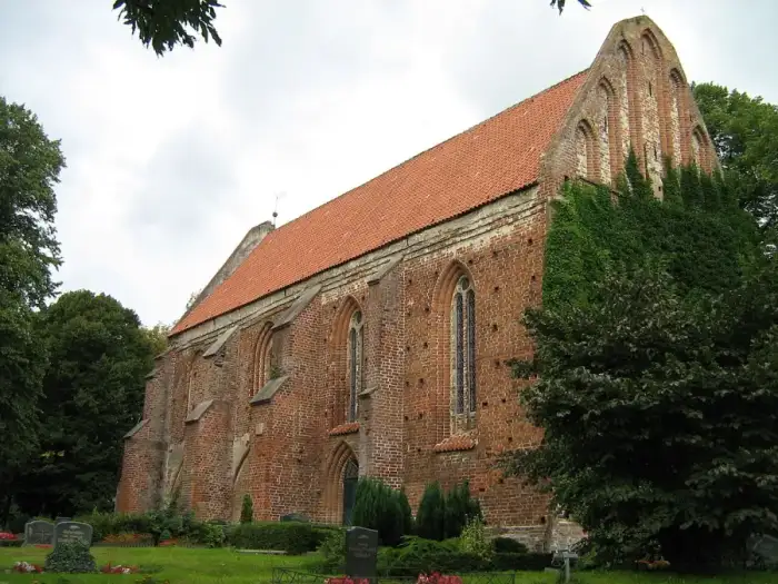 Niepars - Niepars kirche 1