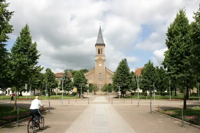 Niesky - Niesky - Zinzendorfplatz - Kirche Brüdergemeinde ex 01 ies