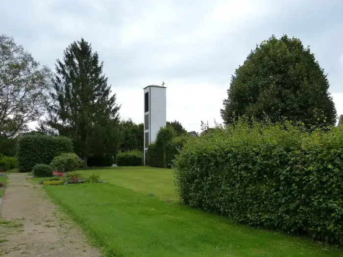 Oering - Oering, Apostel-Johannes-Kirche, Bild 01