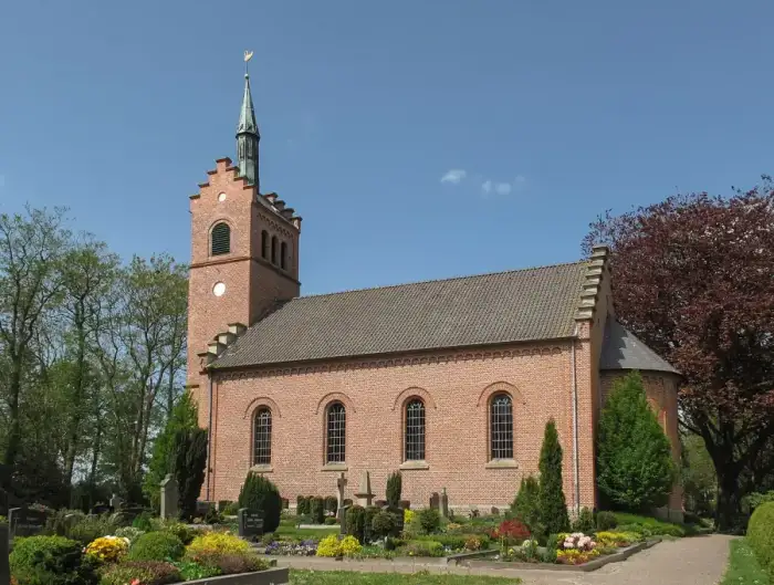 Ostrhauderfehn - Potshausen, Sankt Martinkirche foto3 2010-05-16 14.30