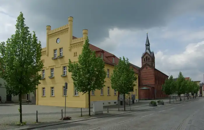 Peitz - Peitz - Rathaus und Kirche 0001