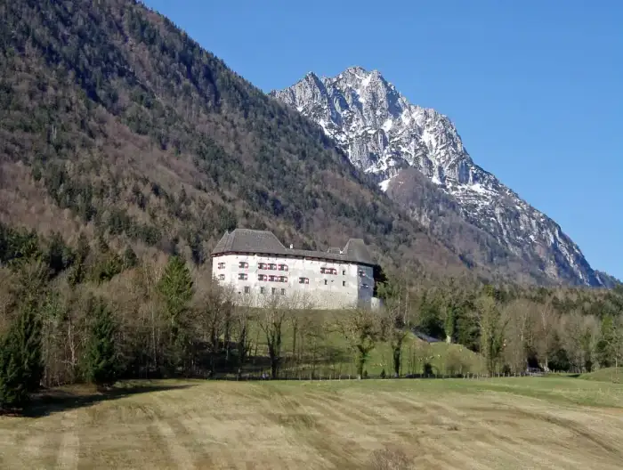 Piding - Schloss Staufeneck, Piding, Berchtesgadener Land 5