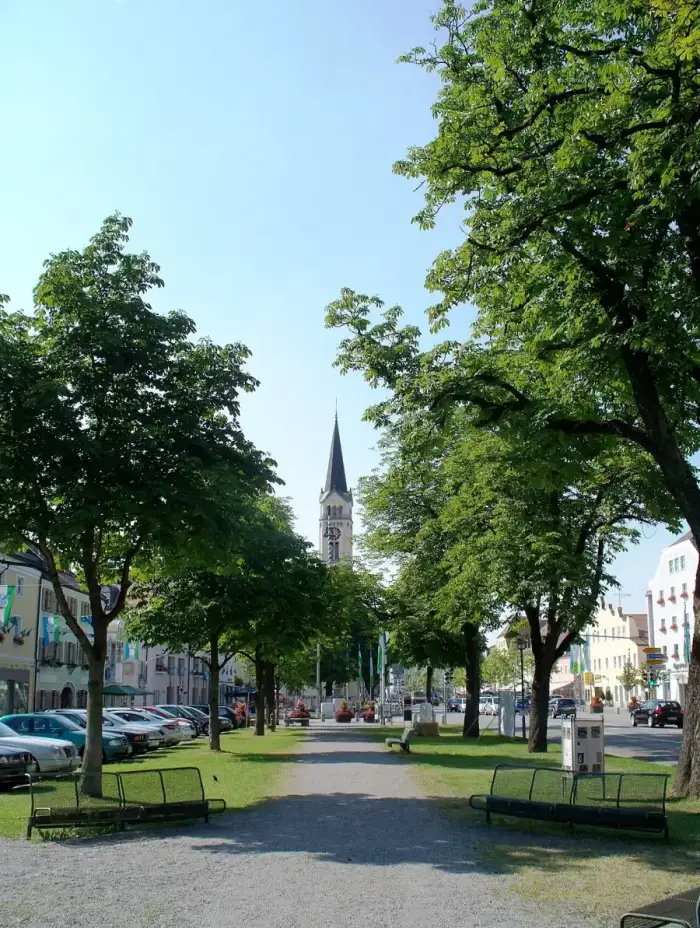 Plattling - Stadtplatz von Plattling, Juli 2010