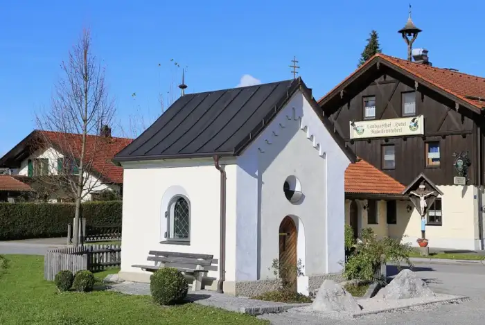 Raubling - Nicklheimer Str. Kapelle Raubling-3