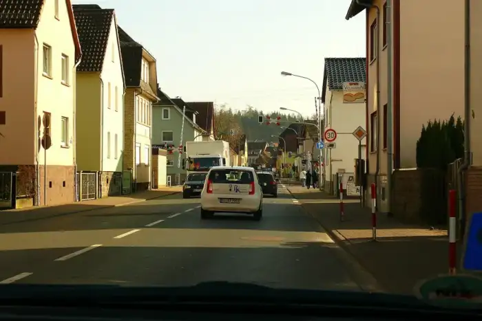 Reiskirchen - B49-Ortsdurchfahrt Reiskirchen Richtung Grünberg
