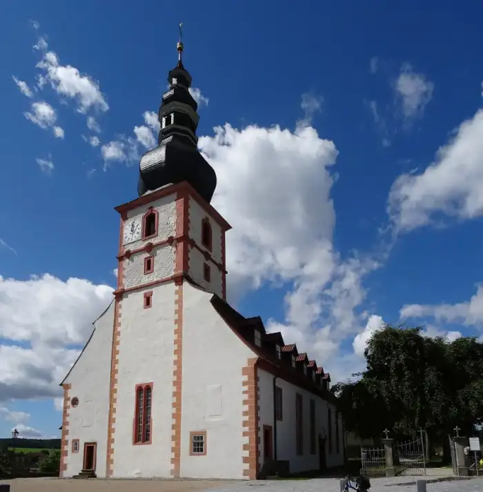 Rhönblick - Helmershausen Dom der Rhön 01