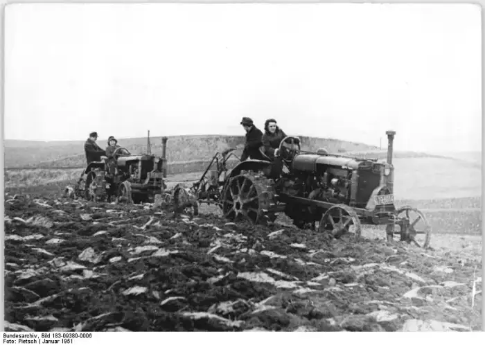 Roggentin - Roggentin, Traktoristen der MAS