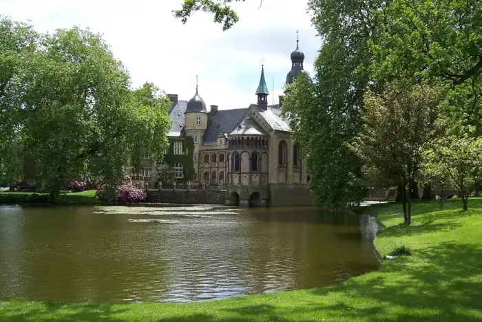 Rosendahl - Schloss Darfeld mit Schlosskapelle und Südflügel