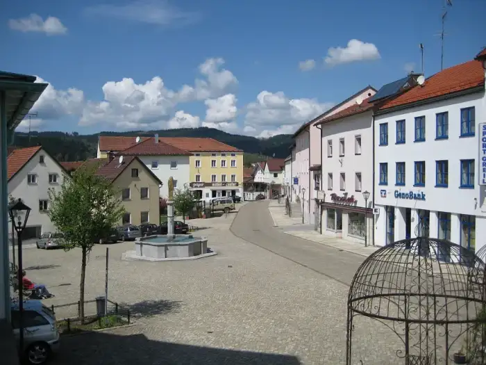 Ruhmannsfelden - Ruhmannsfelden Marktplatz 2