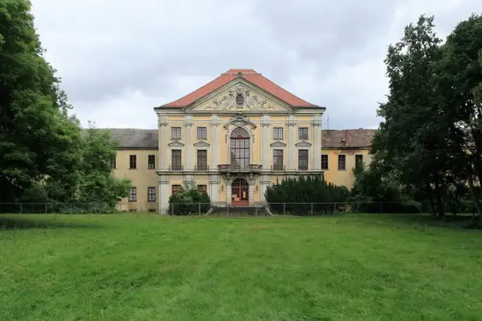 Schönwölkau - Schönwölkau - Wölkau - Schlosspark + Schloss 01 ies