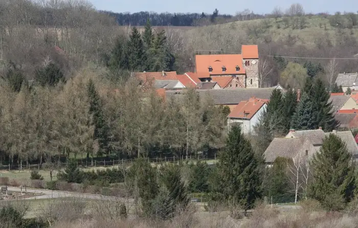 Seegebiet Mansfelder Land - Hornburg (Seegebiet Mansfelder Land), Blick zur Dorfkirche