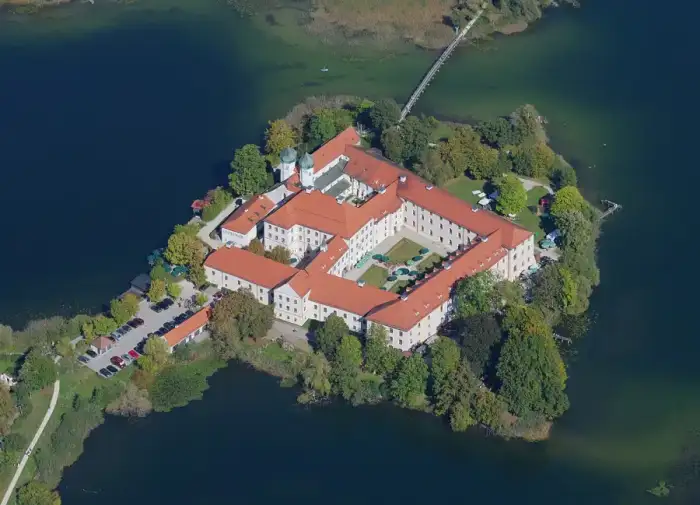Seeon-Seebruck - Aerial image of Seeon Abbey (view from the southwest)