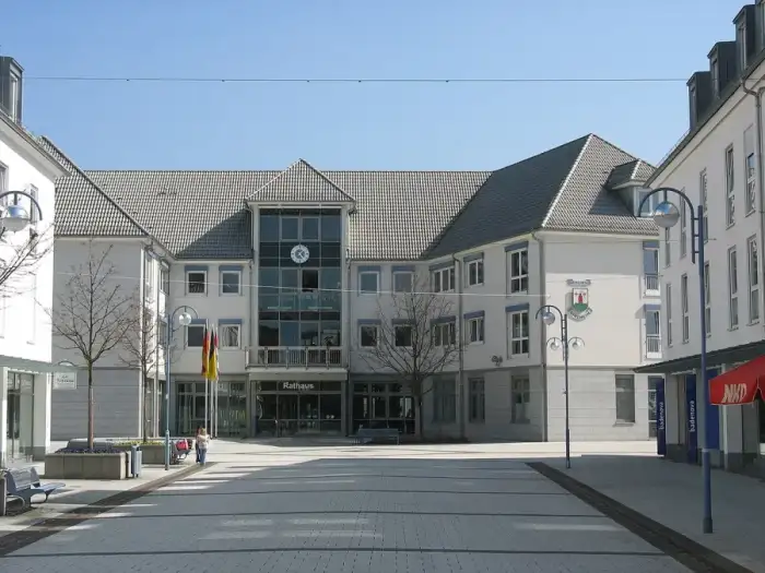Sinzheim - Dorfplatz und Rathaus von Sinzheim