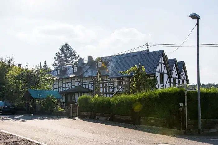 Straßenhaus - Niederhonnefeld kirchstrasse 13 1