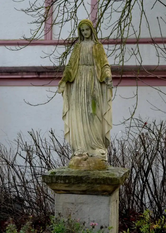 Stromberg - Stromberg, Mariabeeld in pastorietuin
