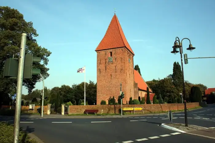 Stuhr - Stuhr-Kirche-200070923-K