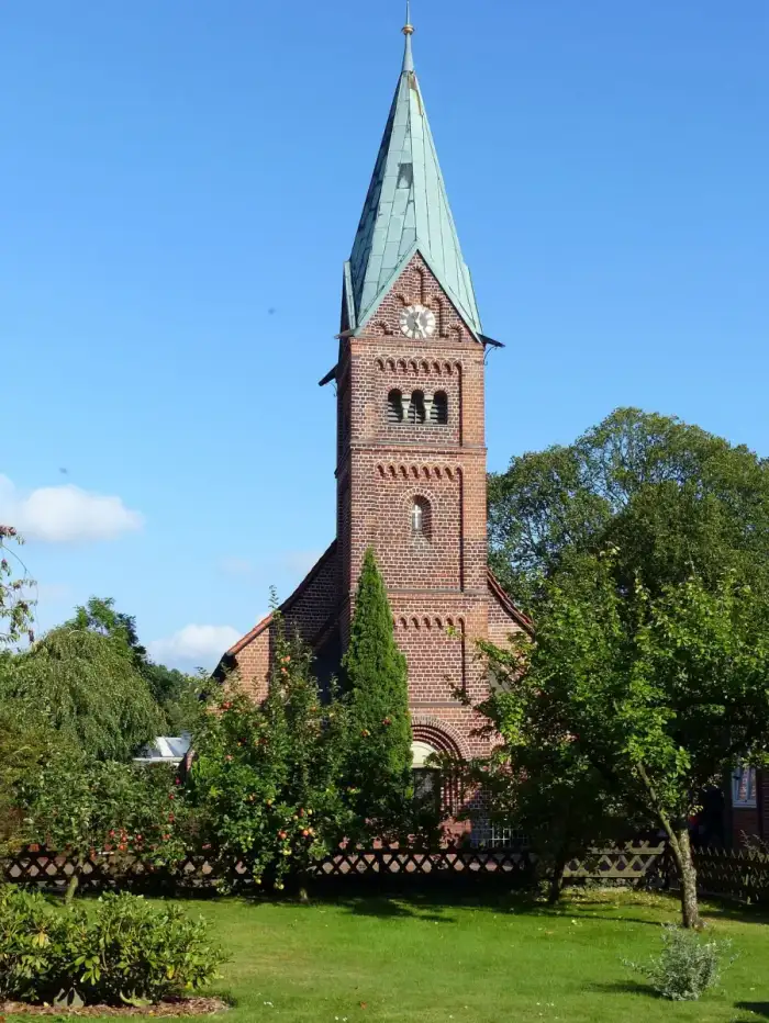 Sudwalde - Sudwalde KIrche von W