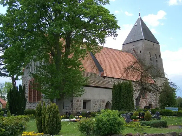 Süderholz - Kirche in Rakow, Vorpommern (2009-05-13)