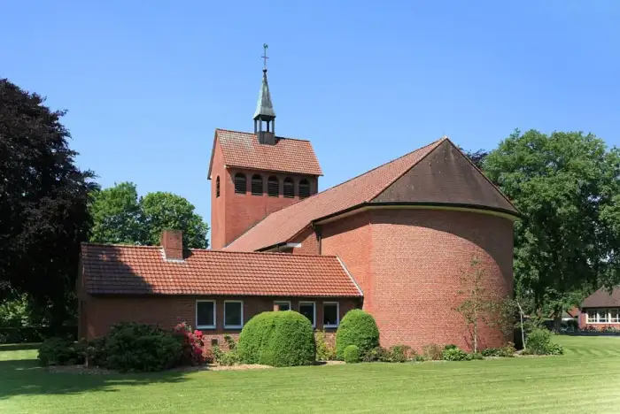 Sustrum - Sustrum Moor - Lindenstraße - Herz-Jesu-Kirche 05 ies