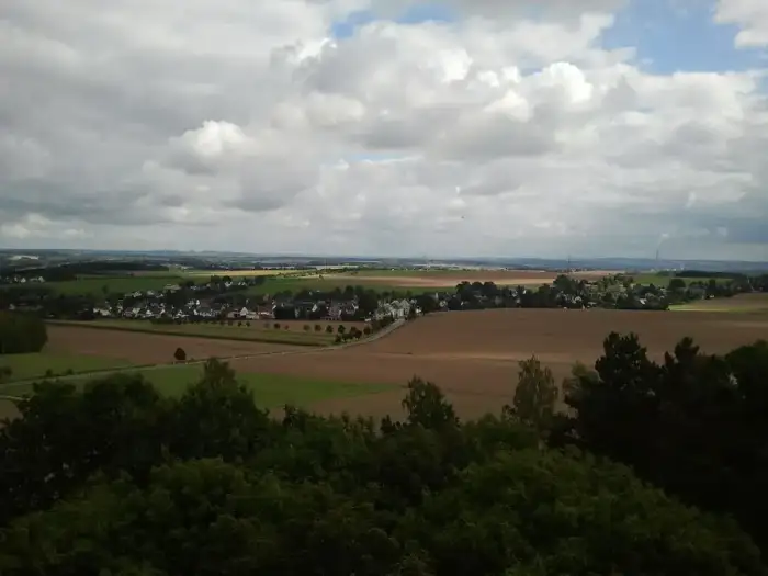 Taura - 2015 Burgstädt 010 Taurasteinturm Blick nach Taura