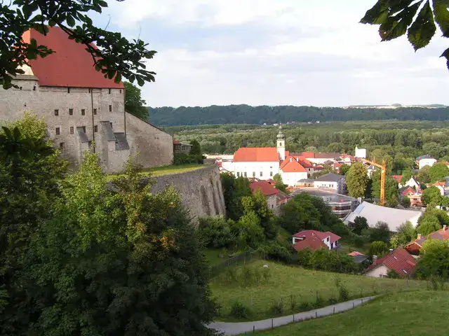 Tittmoning - Blick auf Tittmoning - geo-en.hlipp.de - 11915