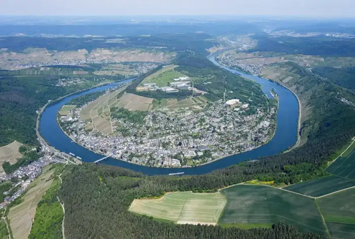 Traben-Trarbach - Aerial image of the Moselle in Traben-Trarbach (view from the south)
