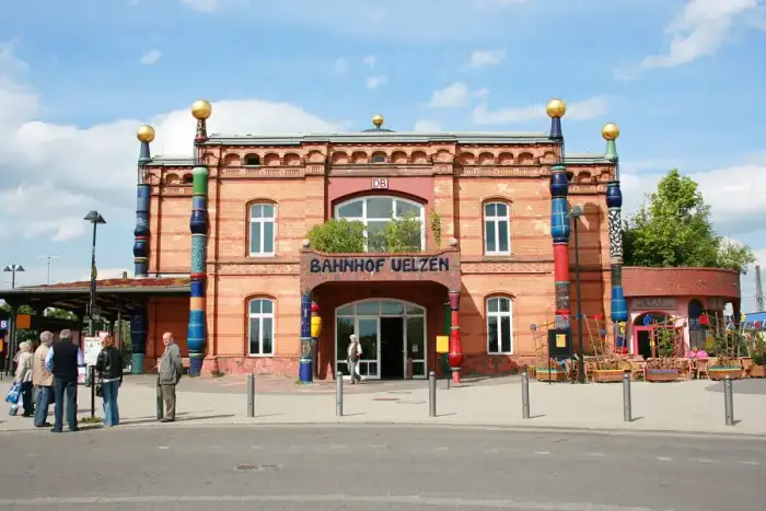 Uelzen - Uelzen - Hundertwasserbahnhof 08 ies
