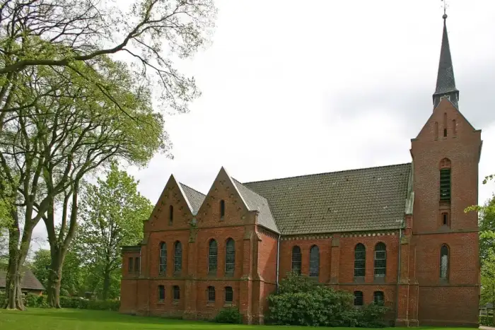 Uplengen - ChurchHollen