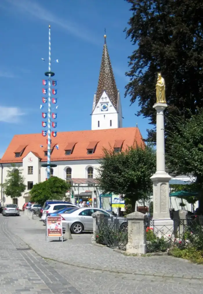 Vohburg a.d.Donau - Vohburg, Blick auf Mariensäule und Rathaus