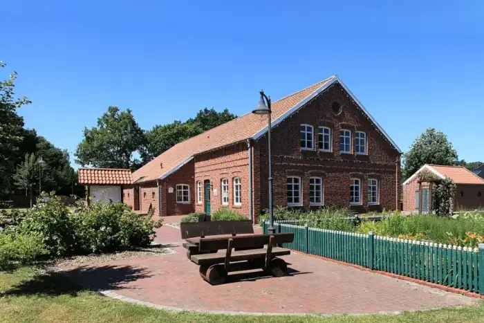 Walchum - Walchum - Schützenstraße - Heimathof + Heimathaus + Bauerngarten 01 ies