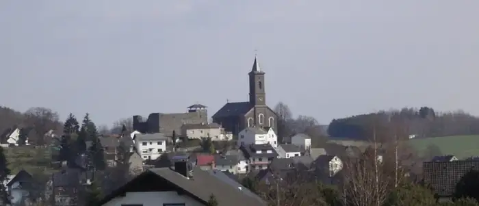 Waldbrunn (Westerwald) - Kirche-Burg