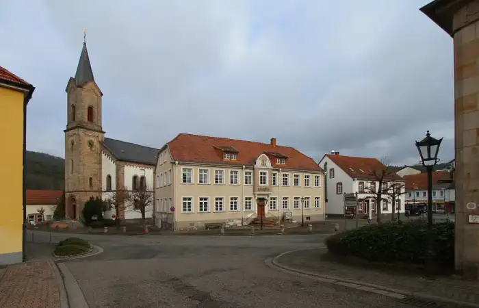 Waldfischbach-Burgalben - Waldfischbach-protestantische Kirche-06-Rathaus-gje