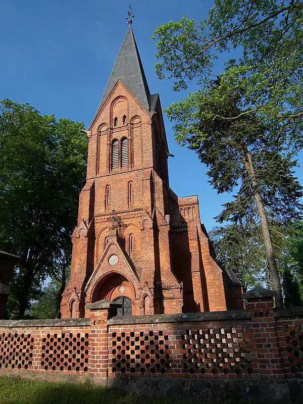 Wardow - Kirche in Polchow
