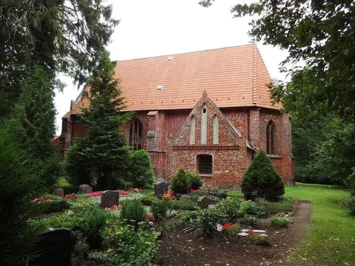 Weitenhagen - Weitenhagen Dorfkirche Südansicht