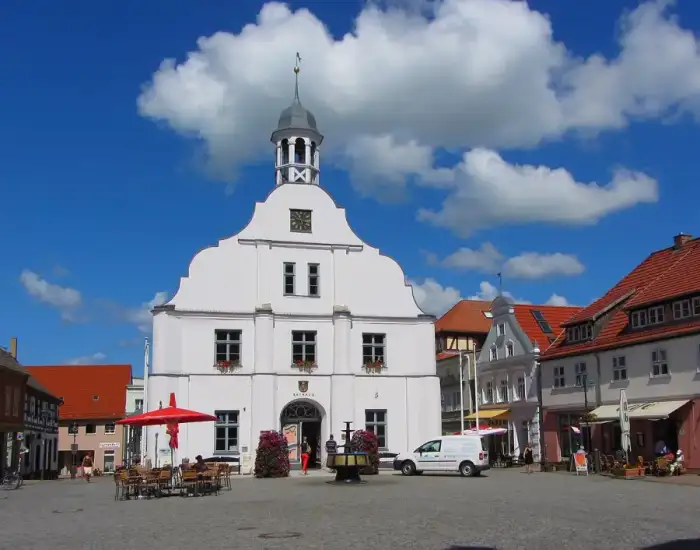 Wolgast - Wolgast Rathausplatz 2013-06-21 25c